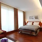 Atlantic 4*